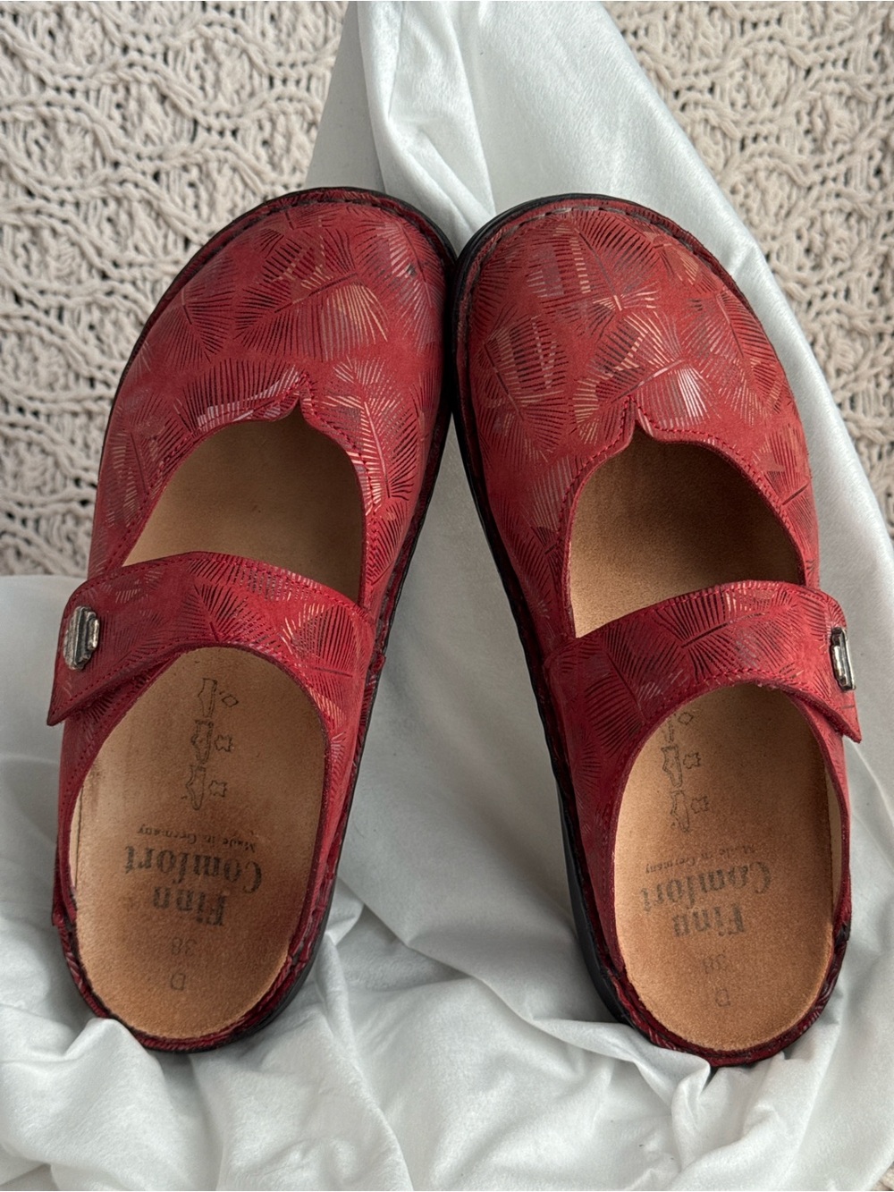 Finn Comfort Women’s Red Mary Jane Clogs